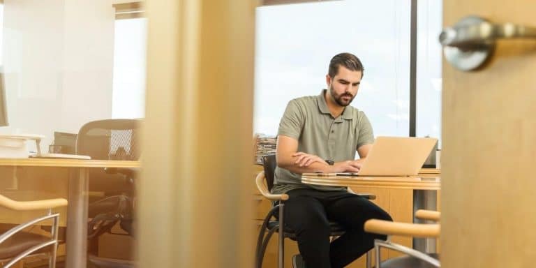 Recruiting talking to candidate by text message