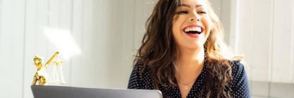 Recruiter using Strategies to Find Top Talent